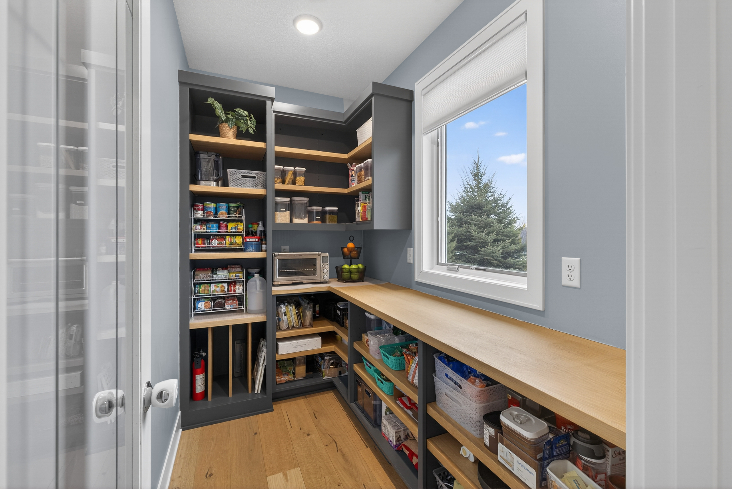 Walk-in Pantry